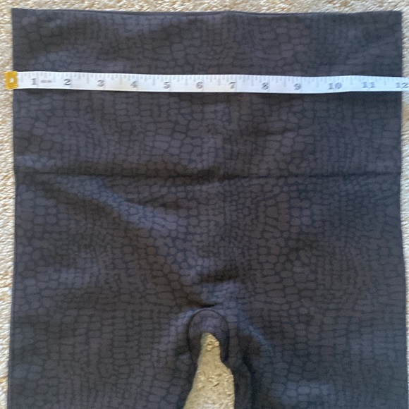 SPANX LAMN Leopard Leggings - Picture 5 of 8